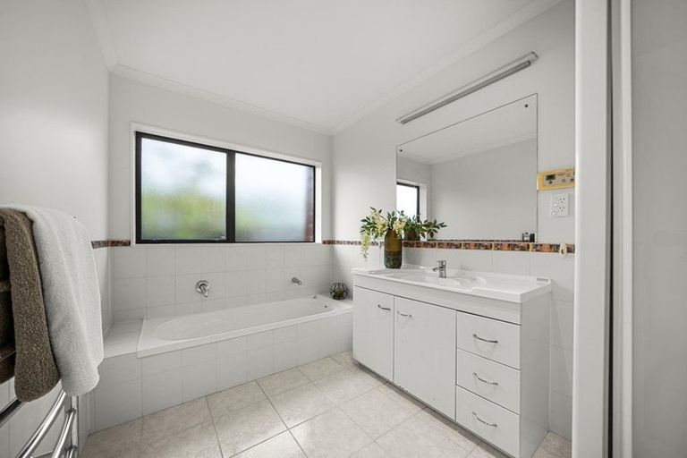 Photo of property in 79 Westerham Drive, Dannemora, Auckland, 2016