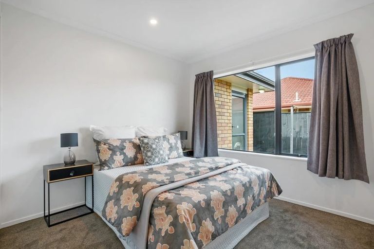 Photo of property in 34 Sandwick Drive, Weymouth, Auckland, 2103