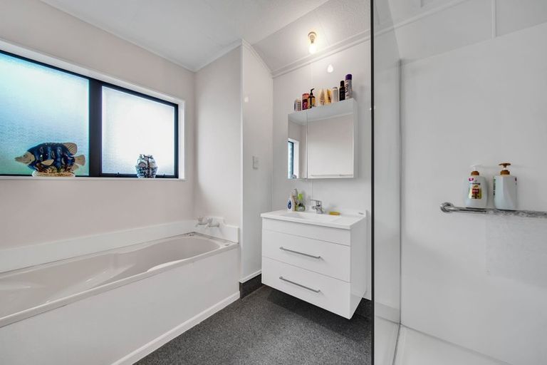 Photo of property in 6a Milmoe Street, Hawera, 4610