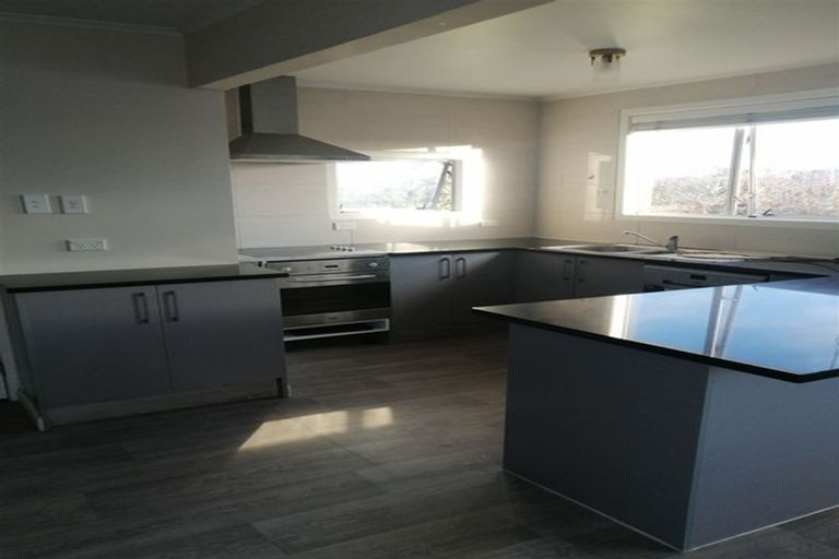 Photo of property in 424 Old Te Atatu Road, Te Atatu Peninsula, Auckland, 0610