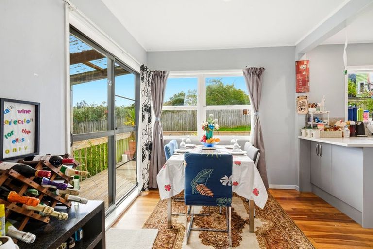 Photo of property in 112 Eskdale Road, Birkdale, Auckland, 0626
