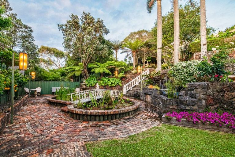 Photo of property in 32 Deane Avenue, Titirangi, Auckland, 0604