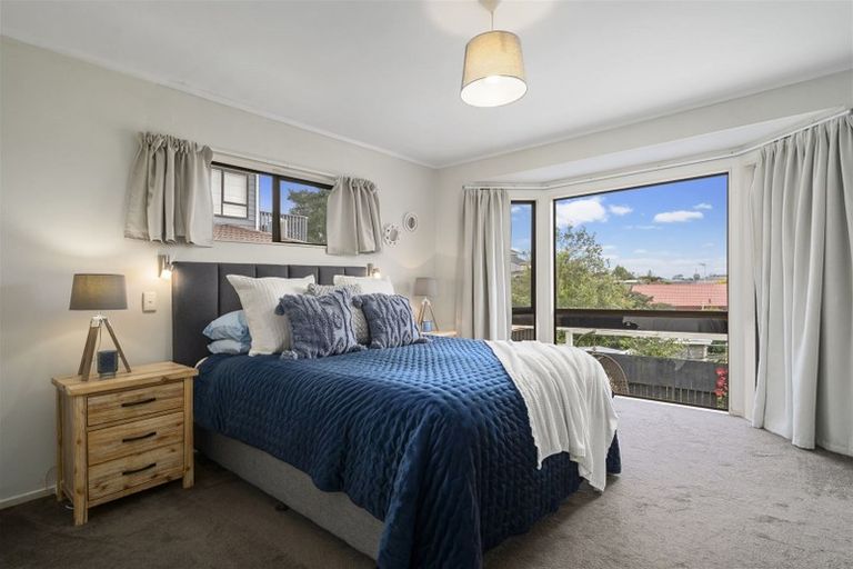 Photo of property in 1/16 Petrel Place, Massey, Auckland, 0614