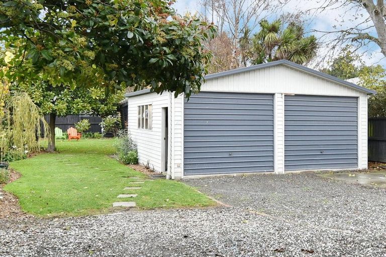 Photo of property in 100 Edward Avenue, Edgeware, Christchurch, 8013