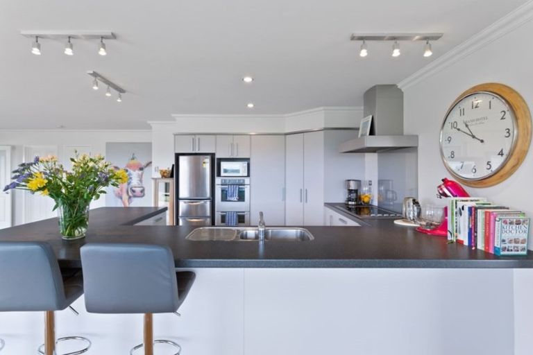 Photo of property in 135a Hutchinson Road, Helensville, 0875