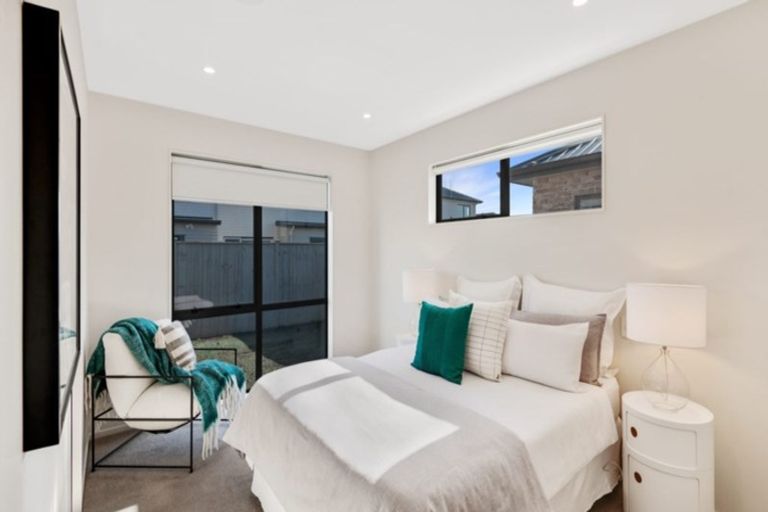 Photo of property in 35 Pepene Avenue, Takanini, 2112