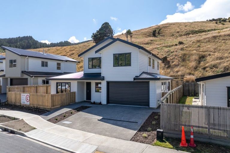 Photo of property in 48 Rochdale Drive, Churton Park, Wellington, 6037