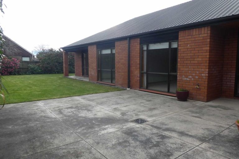 Photo of property in 5 Dorfold Mews, Avonhead, Christchurch, 8042