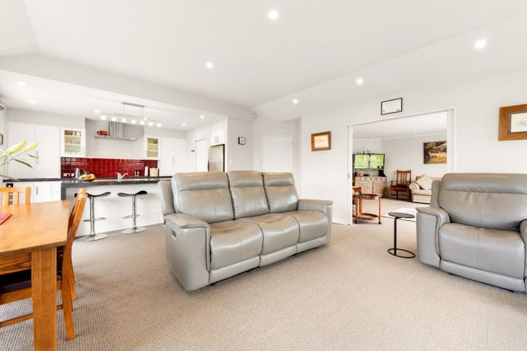 Photo of property in 24 Mckinnon Road, Edendale, Wyndham, 9893