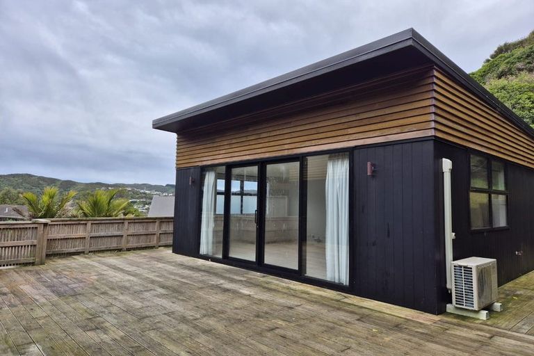 Photo of property in 16 Appleton Place, Karori, Wellington, 6012