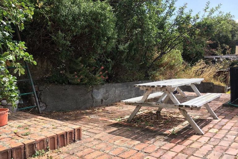 Photo of property in 6 Queens Drive, Kilbirnie, Wellington, 6022