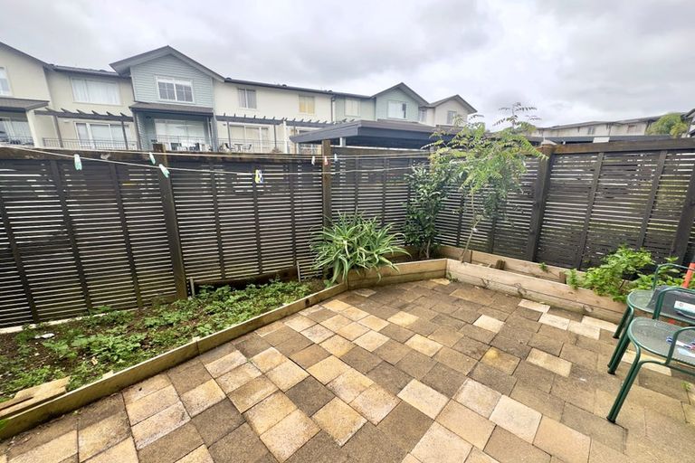 Photo of property in 11 Opito Way, East Tamaki, Auckland, 2013