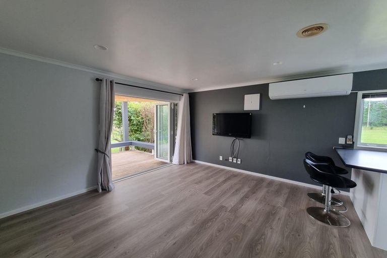 Photo of property in 21 Mcnaughten Road, Karioitahi, Waiuku, 2683