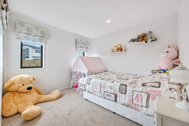 Photo of property in 13 Spyglass Street, Red Beach, 0932