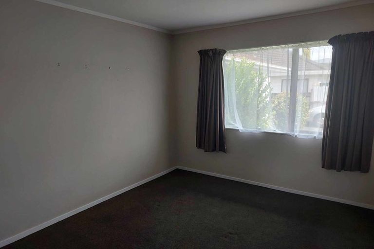 Photo of property in 2/29 Waterview Road West, Takanini, 2112