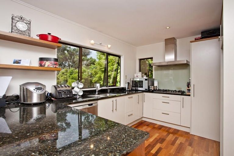 Photo of property in 20 Trelawny Place, Hillcrest, Auckland, 0627