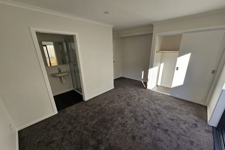 Photo of property in 1d Ingram Street, Naenae, Lower Hutt, 5011