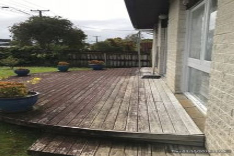 Photo of property in 1/37 Ellice Road, Totara Vale, Auckland, 0629