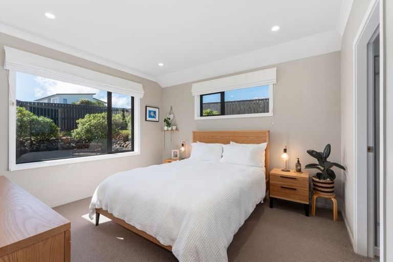 Photo of property in 21 Nelson Avenue, Aotea, Porirua, 5024