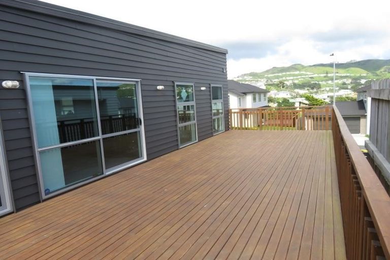 Photo of property in 17 Cresswell Place, Johnsonville, Wellington, 6037