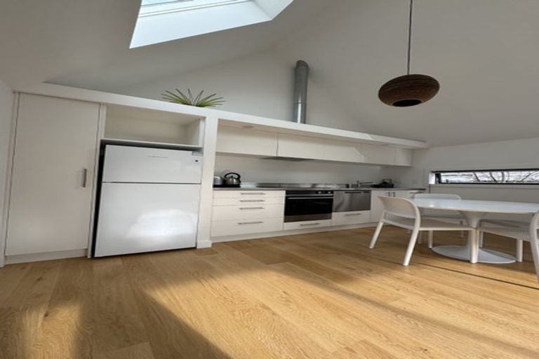 Photo of property in 3/83 Austin Street, Mount Victoria, Wellington, 6011