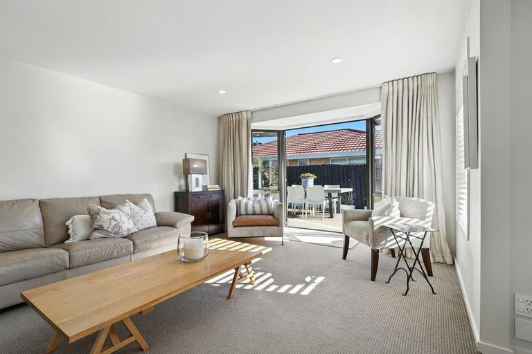 Photo of property in 2/256 Innes Road, St Albans, Christchurch, 8052