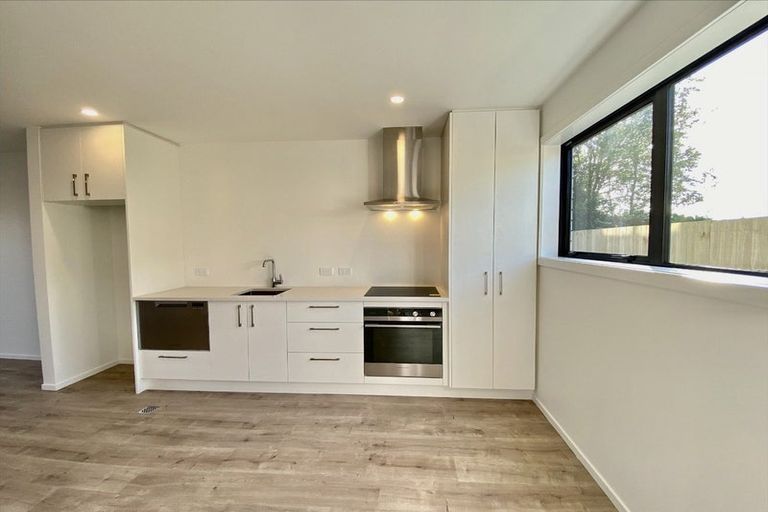 Photo of property in 5/12 Enderby Drive, Te Atatu Peninsula, Auckland, 0610