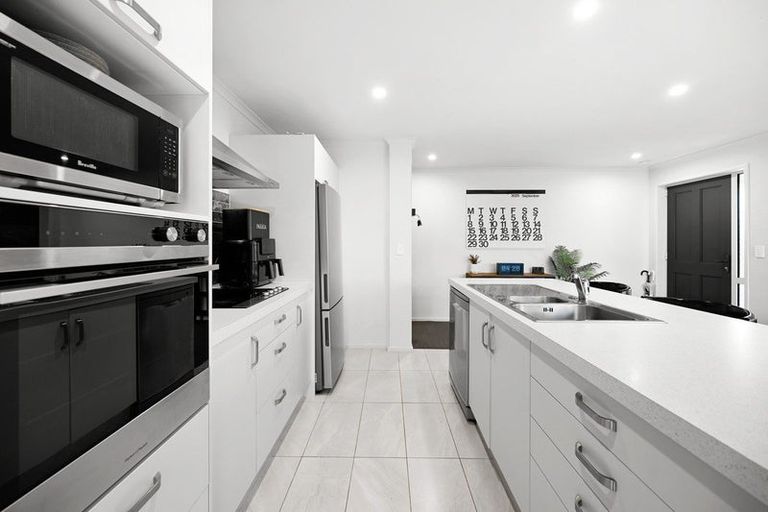 Photo of property in 19 Ladeira Place, Fitzroy, Hamilton, 3206