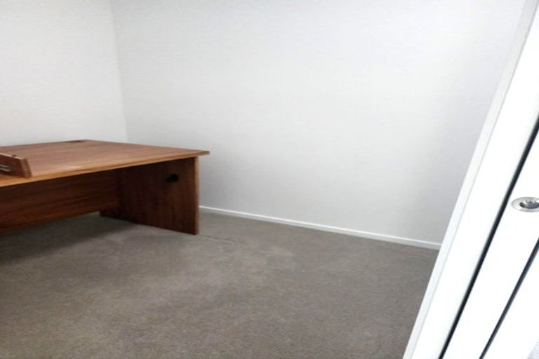 Photo of property in 40 Rauemi Way, Te Atatu South, Auckland, 0610