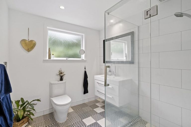 Photo of property in 28 Tilden Avenue, Hillcrest, Auckland, 0627