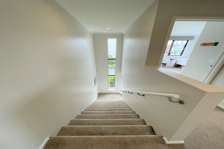 Photo of property in 19 Kanuka Road, Hobsonville, Auckland, 0616