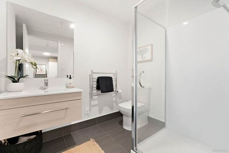 Photo of property in 10/4161 Great North Road, Glen Eden, Auckland, 0602