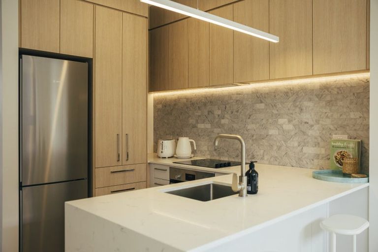 Photo of property in 7/664 Swanson Road, Swanson, Auckland, 0612