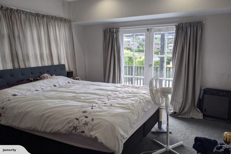 Photo of property in 1c Shalimar Crescent, Khandallah, Wellington, 6035