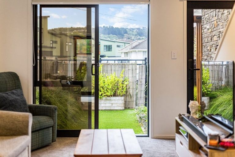 Photo of property in 2/3 Johnston Grove, Taita, Lower Hutt, 5011