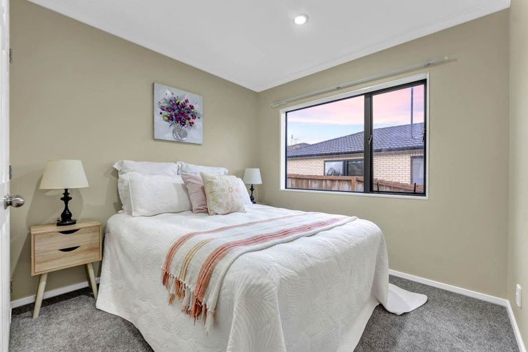 Photo of property in 9 Makora Road, Massey, Auckland, 0614