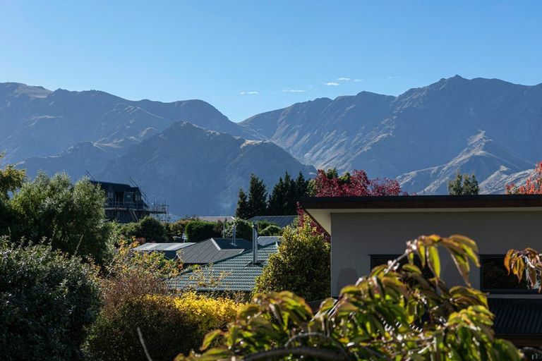 Photo of property in 6 Ryalls Way, Lake Hawea, Wanaka, 9382