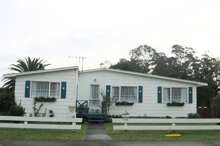 Photo of property in 5 Makarini Street, Paraparaumu, 5032