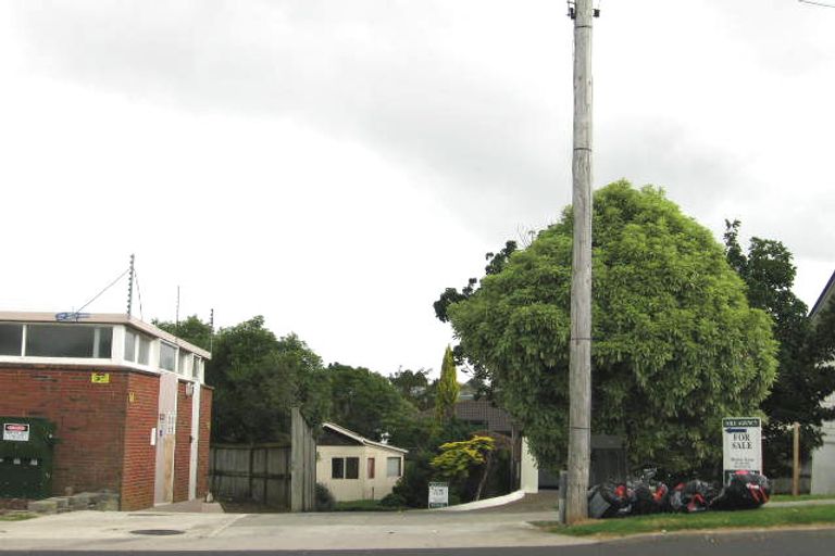 Photo of property in 1/2 East Coast Road, Milford, Auckland, 0620