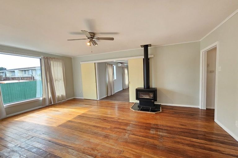 Photo of property in 3-3a Mana Avenue, Titahi Bay, Porirua, 5022