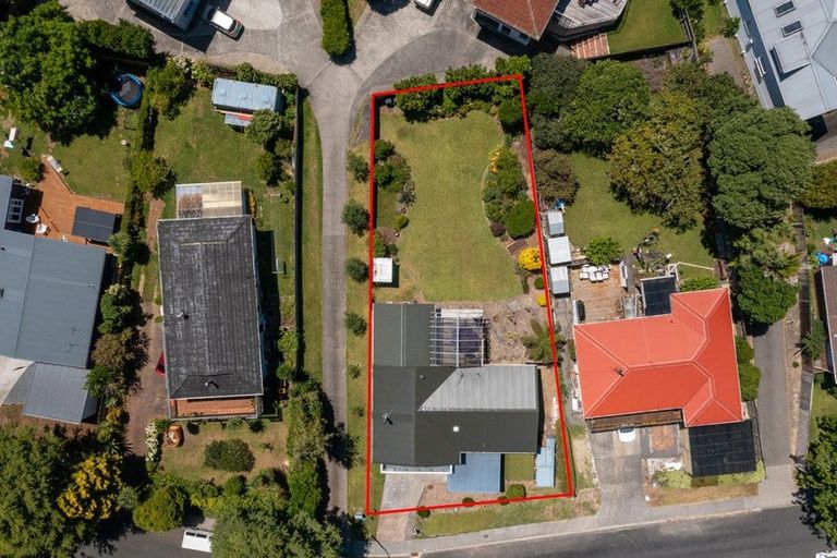 Photo of property in 27 Valley View Road, Glenfield, Auckland, 0629
