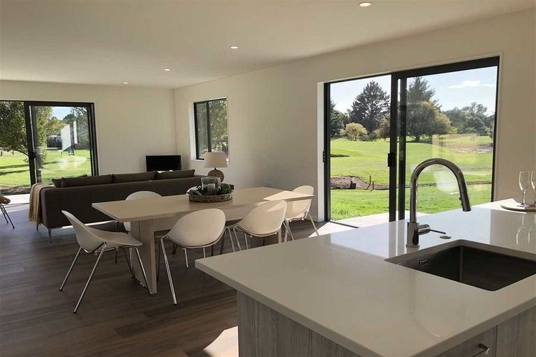 Photo of property in 14 Lynette Place, Mangere, Auckland, 2022