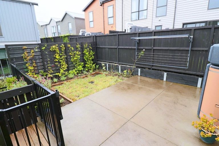 Photo of property in 9 Rangitamiro Place, Hobsonville, Auckland, 0616