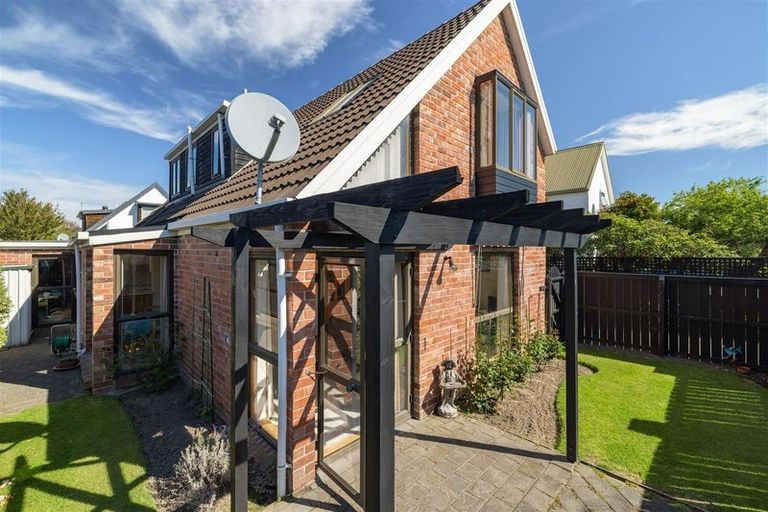 Photo of property in 64 Merivale Lane, Merivale, Christchurch, 8014