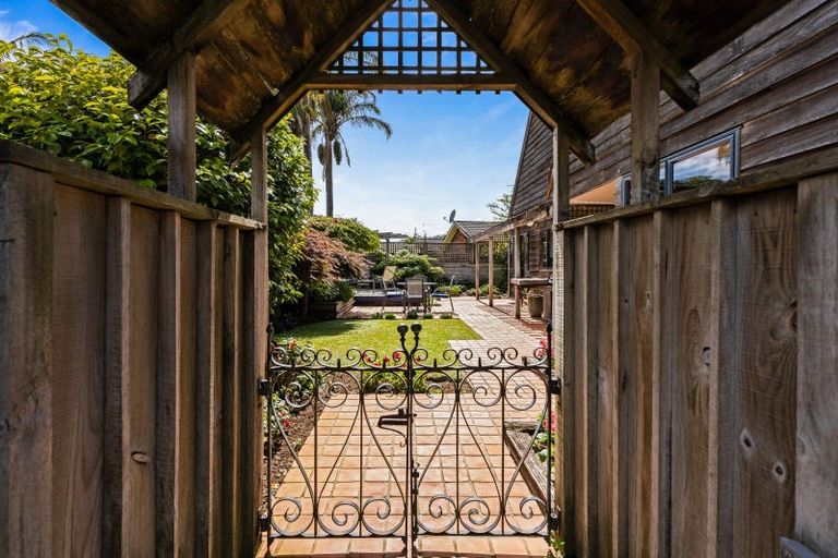 Photo of property in 238 Fairway Drive, Te Kamo, Kamo, 0112