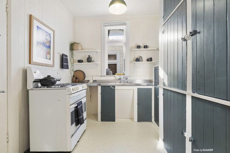 Photo of property in 354 The Parade, Island Bay, Wellington, 6023