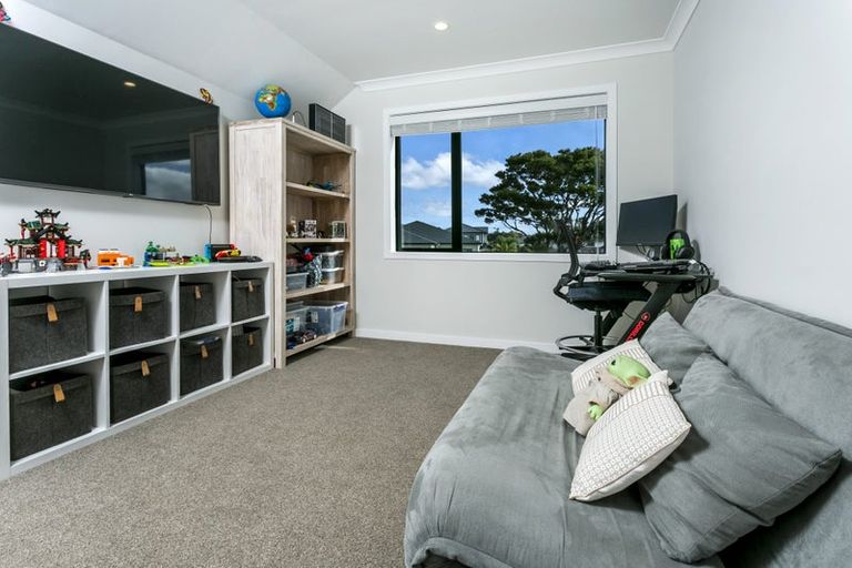 Photo of property in 6 Tai Crescent, Hobsonville, Auckland, 0616