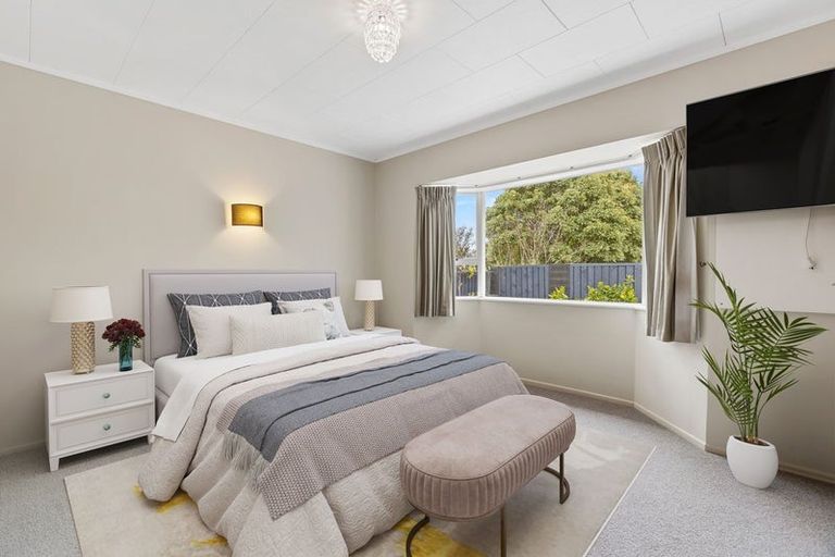 Photo of property in 2/10 Nursery Place, Westown, New Plymouth, 4310