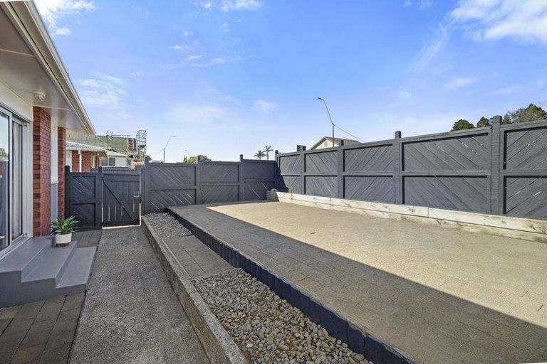 Photo of property in 1/306 Devon Street West, New Plymouth, 4310