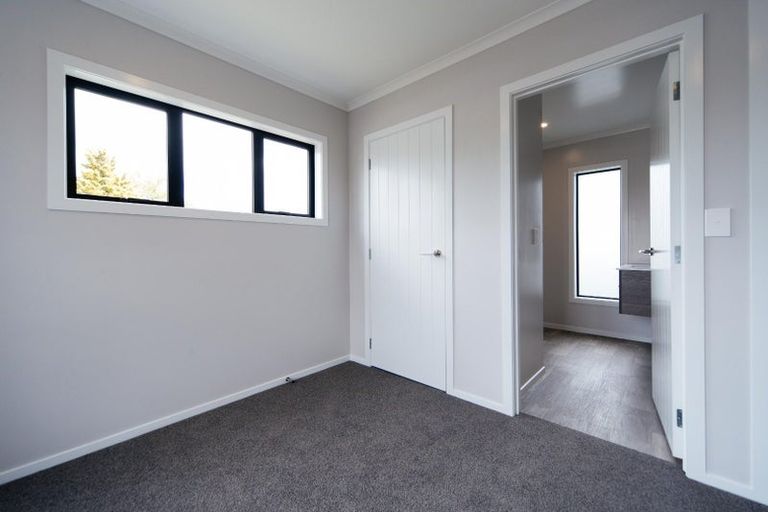 Photo of property in 12 Emmadale Lane, Hamilton East, Hamilton, 3216